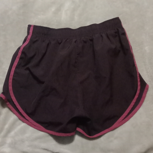 Nike Shorts - Picture 13 of 14